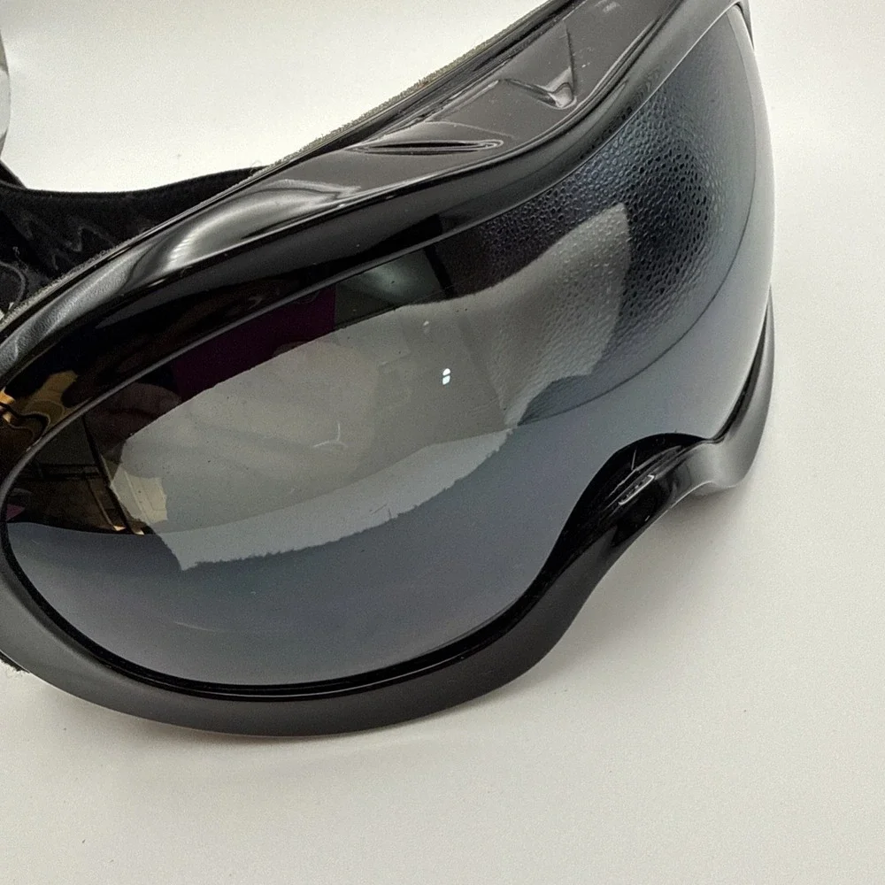 AKASO Authentic Black LENS Ski Goggles Snowboard -& Travel Bag Mint